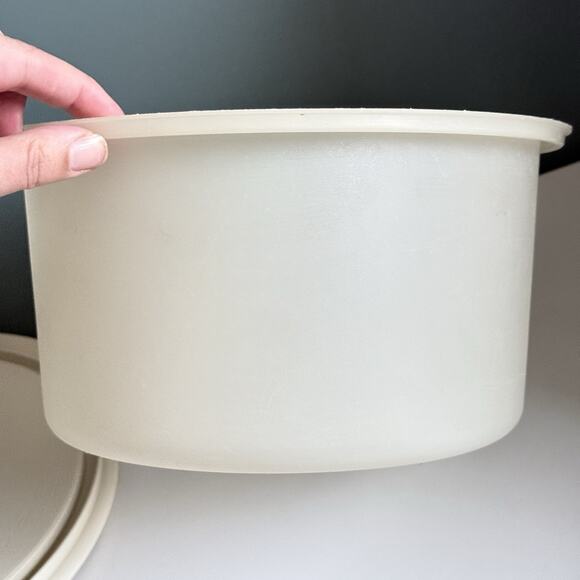 Vintage Tupperware White Cake Pie Carrier Keeper 10 Inch Plastic Collectible T36 - Picture 9 of 10